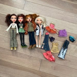 Bratz dolls lot